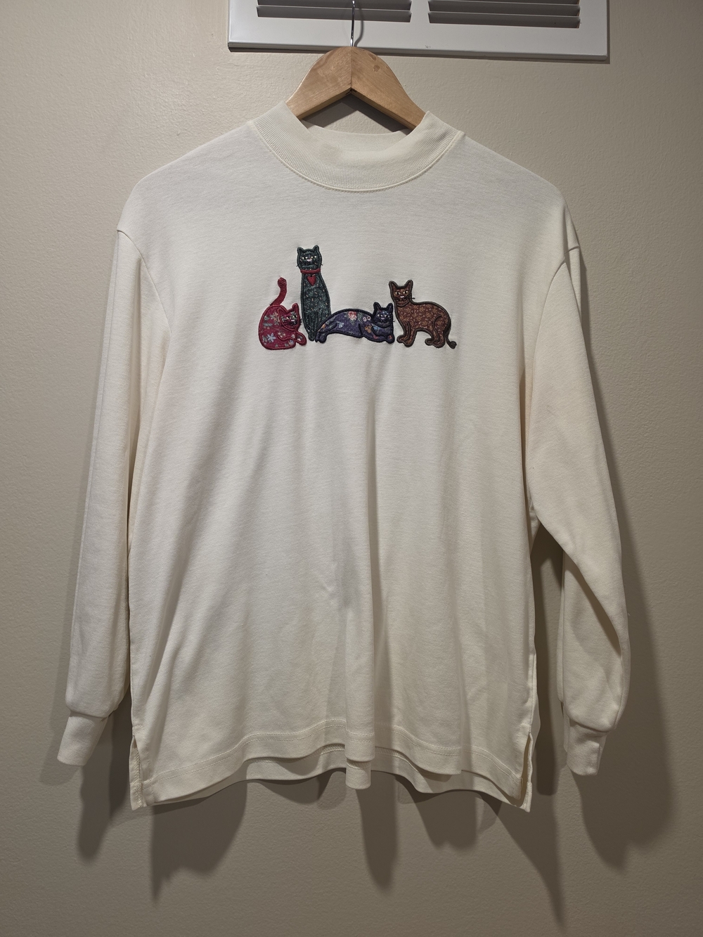 Vintage 90s BonWorth Embroidered Cat Mock Neck Top Cream Size L Grandmacore